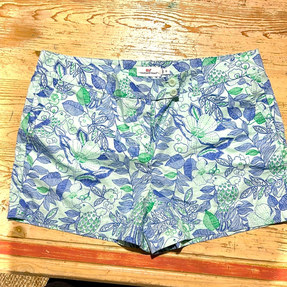 Vineyard vines 3 1/2 inch tropical shorts.